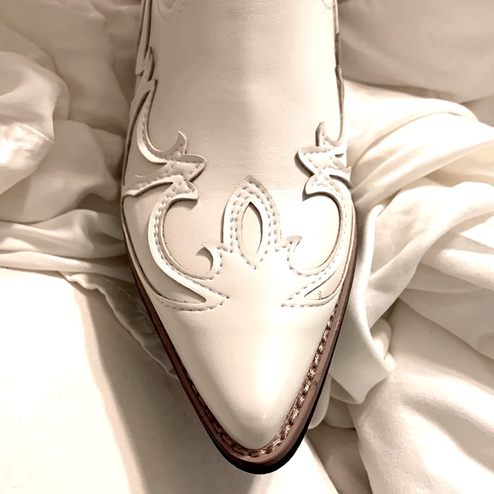 NWT Women’s Cowboy Boots - Picture 7 of 7